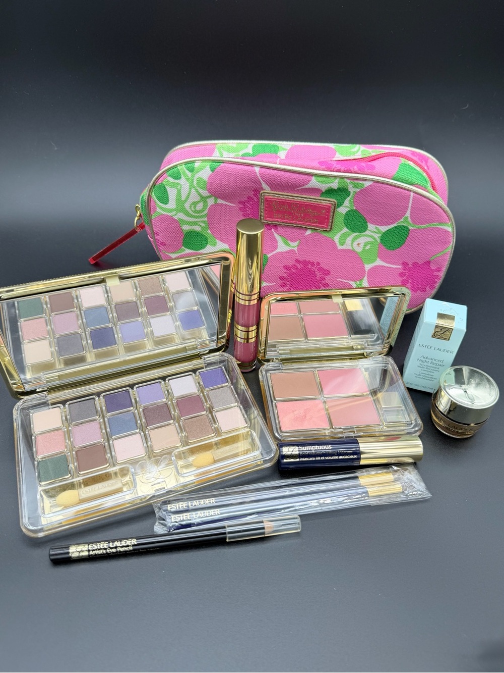 Estée Lauder Makeup & Beauty Bundle -
Lilly Pulitzer for Estée Lauder bag